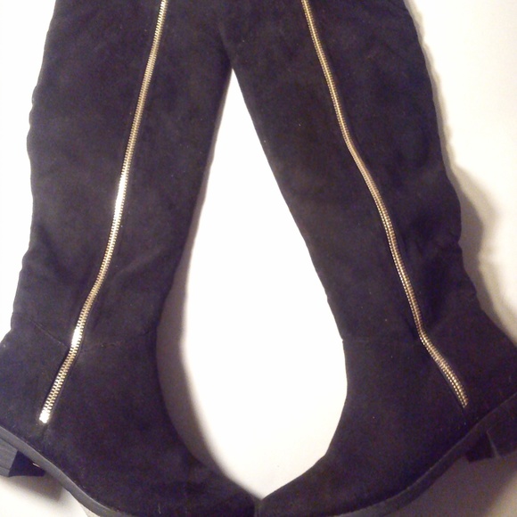 Suede Grey Fringed Booties **MAKE AN OFFER** - Picture 6 of 8